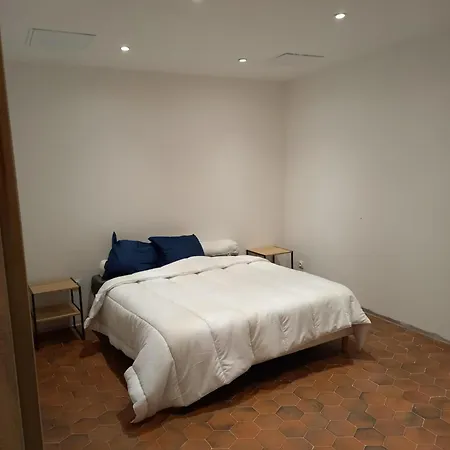 Chez Hugo * Molières